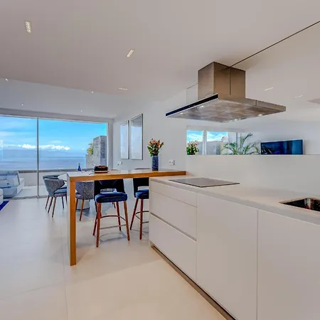 Aquasuites Luxury Penthouse A03 Apartment