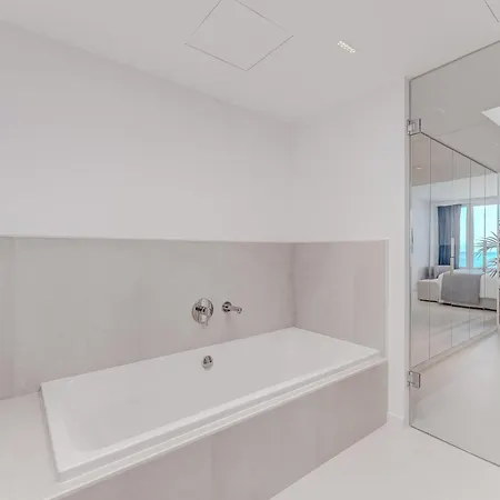 Aquasuites Luxury Penthouse A03 Apartment