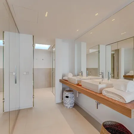 Aquasuites Luxury Penthouse A03 Apartment