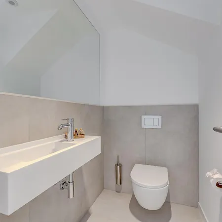 Aquasuites Luxury Penthouse A03