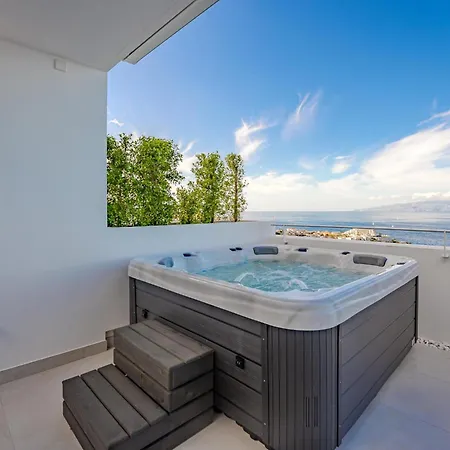 Apartment Aquasuites Luxury Penthouse A03 Acantilado de los Gigantes