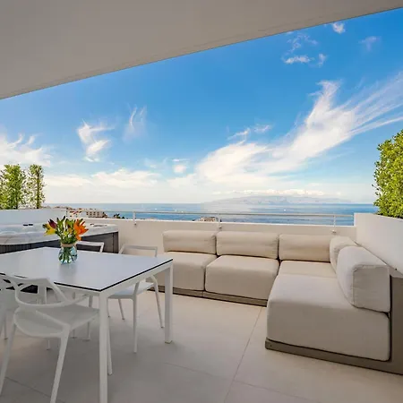 Aquasuites Luxury Penthouse A03